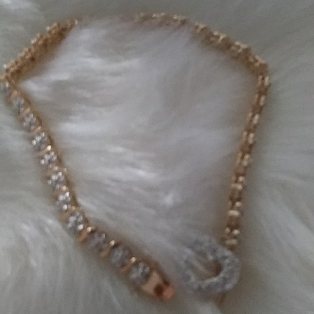 Diamond tennis braclet